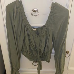 Long sleeve blouse with tie